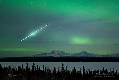 A fireball streaks across the Alaskan sky above the Wrangell Mountains on March 13, 2020 at 2:08 am.